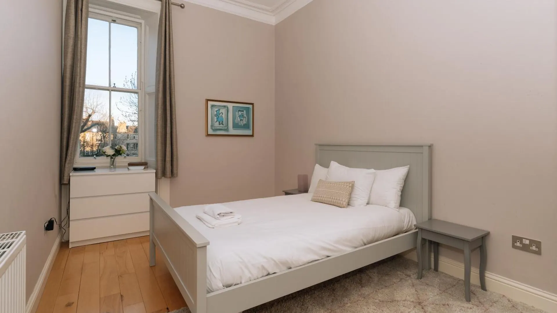 Beautiful Home In Stockbridge Edimburgo